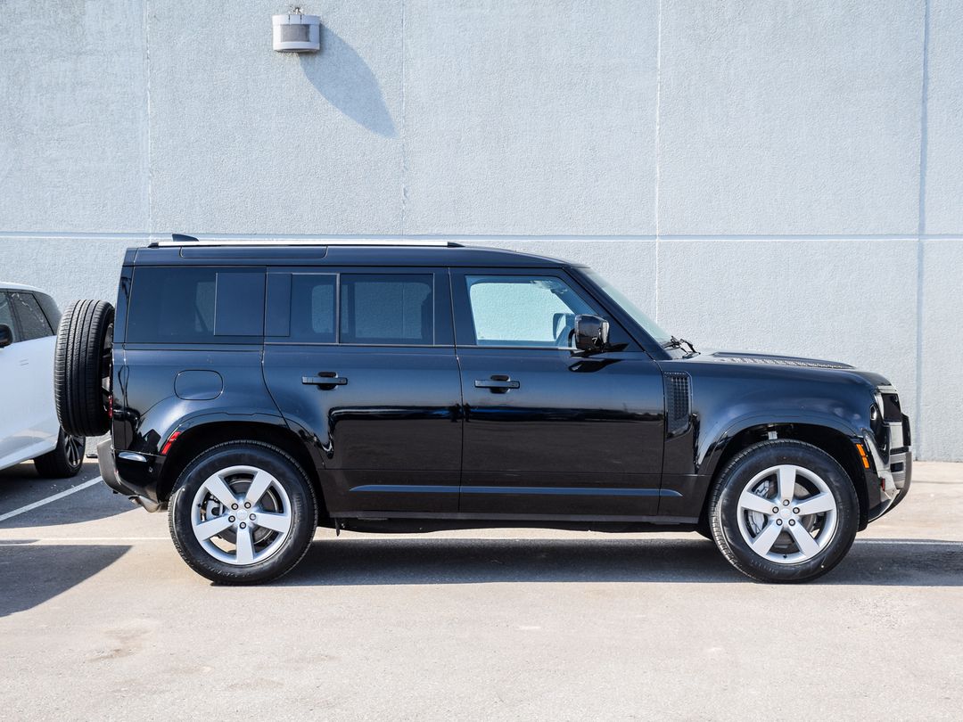 2025 Land Rover Defender 110 P400 X-Dynamic SE, Toronto, Cash