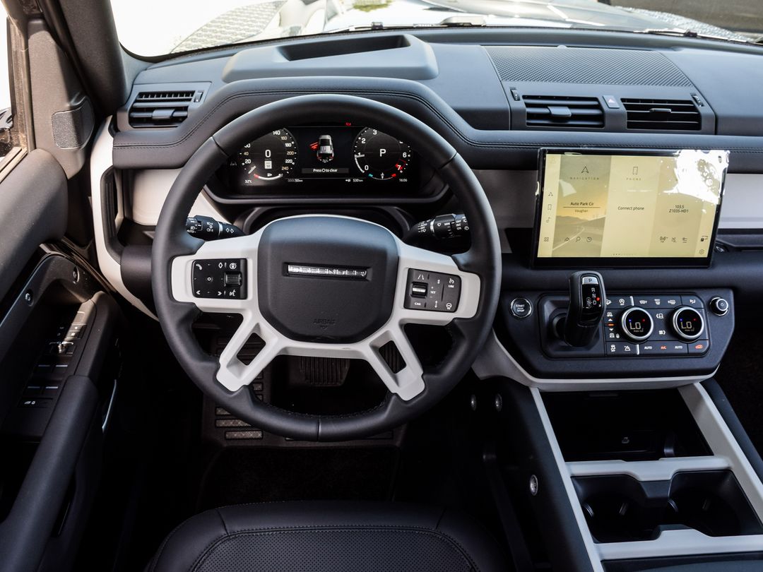 2025 Land Rover Defender 110 P400 X-Dynamic SE, Toronto, Cash
