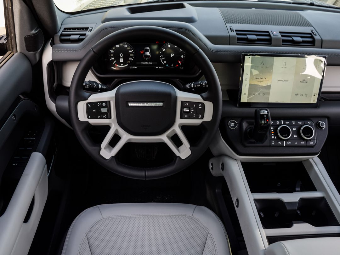 2025 Land Rover Defender 110 P400 X-Dynamic SE, Toronto, Cash