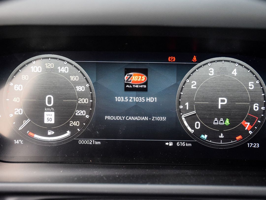 2025 Land Rover Defender 110 P400 X-Dynamic SE, Toronto, Cash