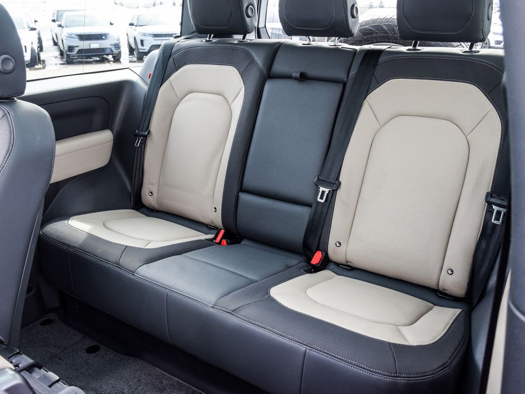 2023 Land Rover Defender 90 X-Dynamic SE, Toronto, Cash