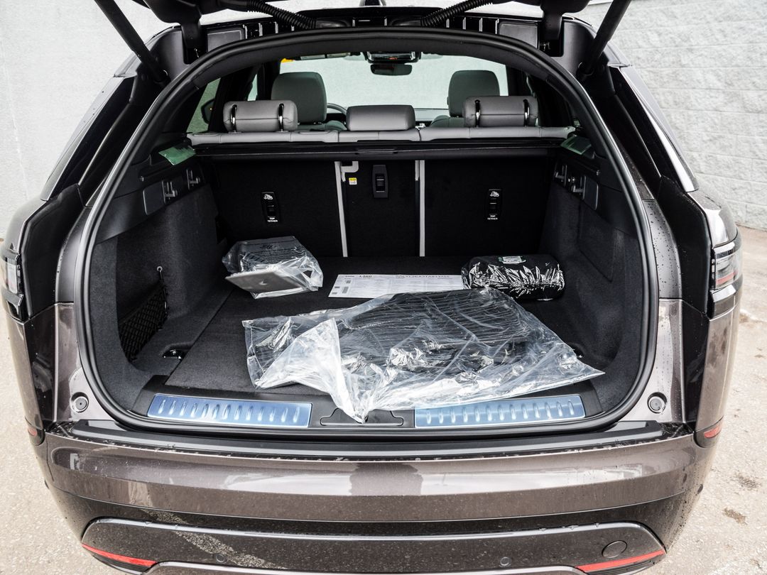 2026 Land Rover Range Rover Velar P250 Dynamic SE, Toronto, Cash
