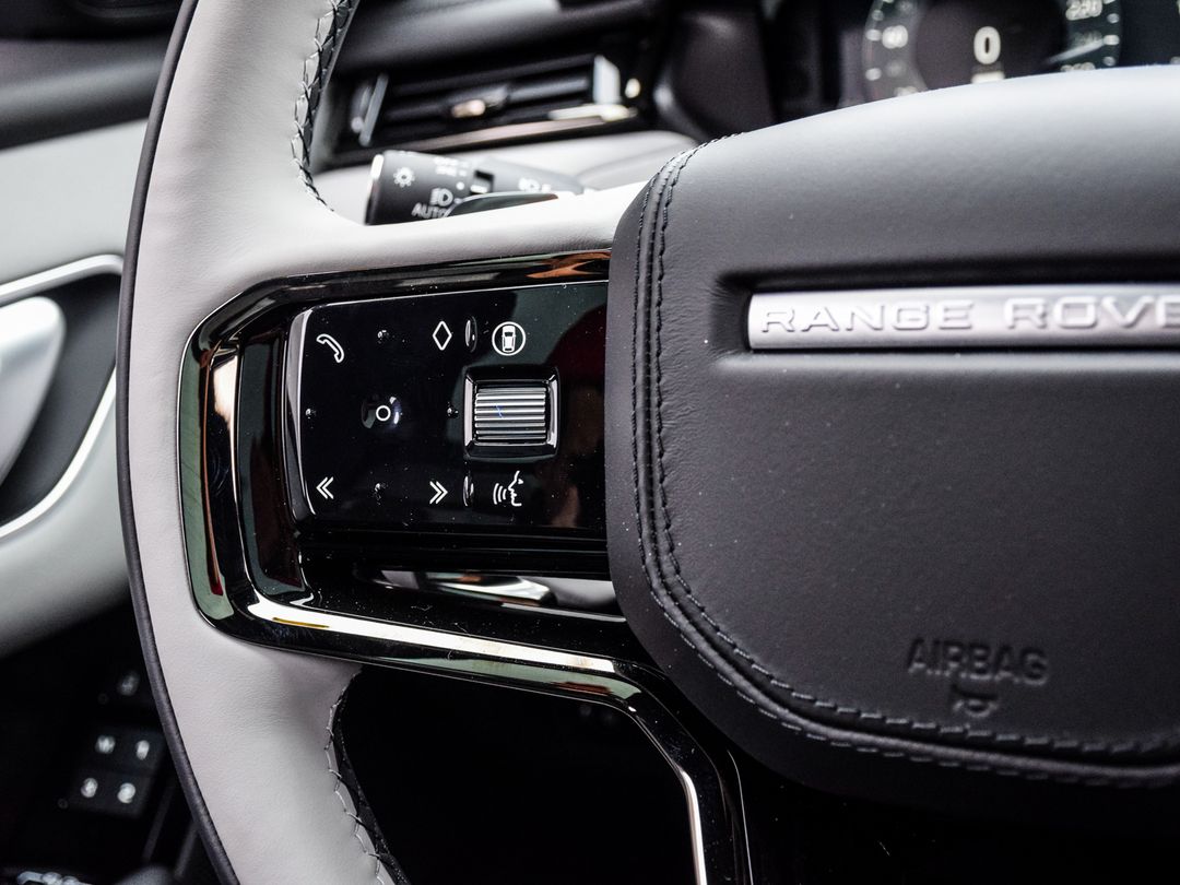 2026 Land Rover Range Rover Velar P250 Dynamic SE, Toronto, Cash