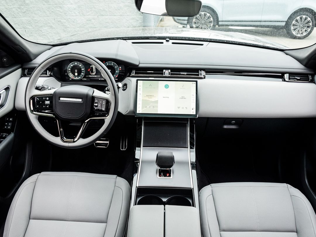 2026 Land Rover Range Rover Velar P250 Dynamic SE, Toronto, Cash