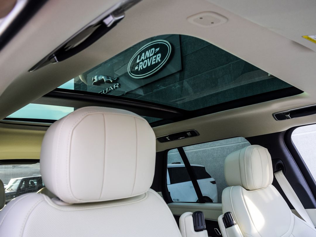2025 Land Rover Range Rover P530 SE SWB, Toronto, Cash