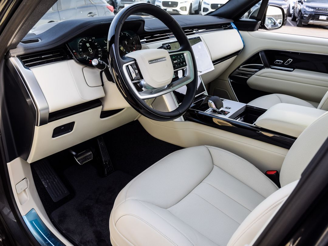 2025 Land Rover Range Rover P530 SE SWB, Toronto, Cash