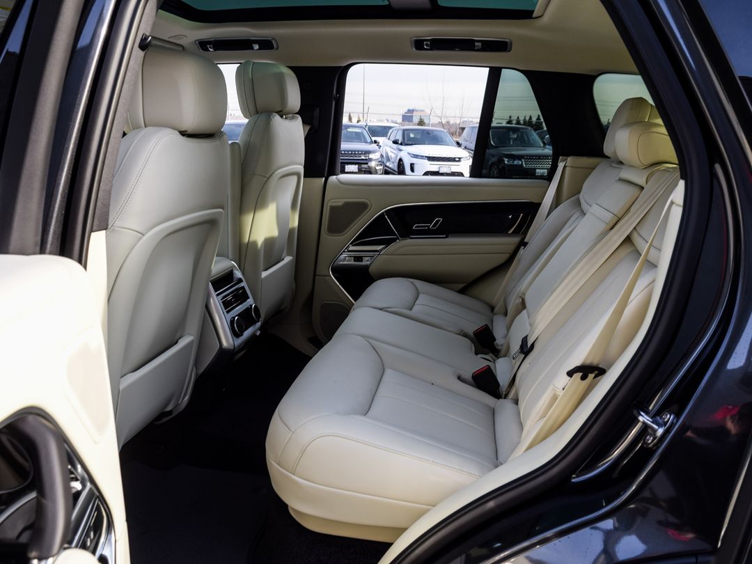 2025 Land Rover Range Rover P530 SE SWB, Toronto, Cash