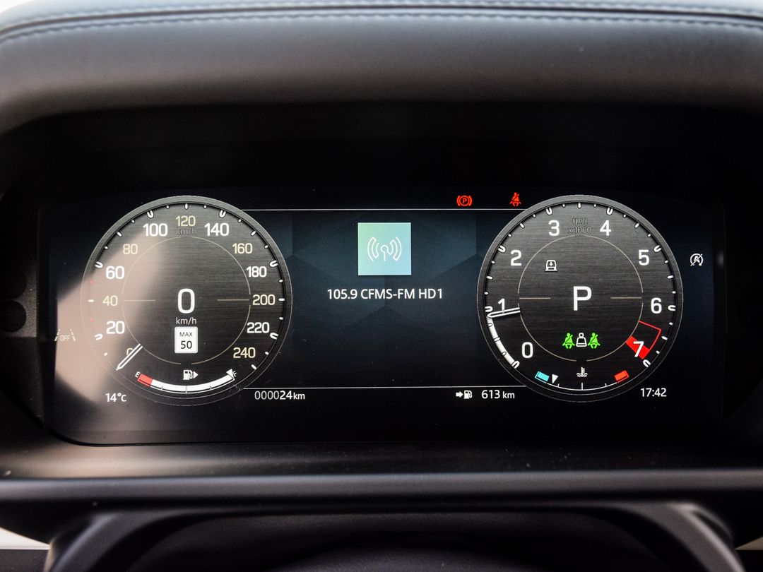 2025 Land Rover Defender 110 P400 X-Dynamic SE, Toronto, Cash