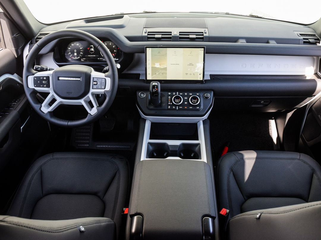 2025 Land Rover Defender 110 P400 X-Dynamic SE, Toronto, Cash