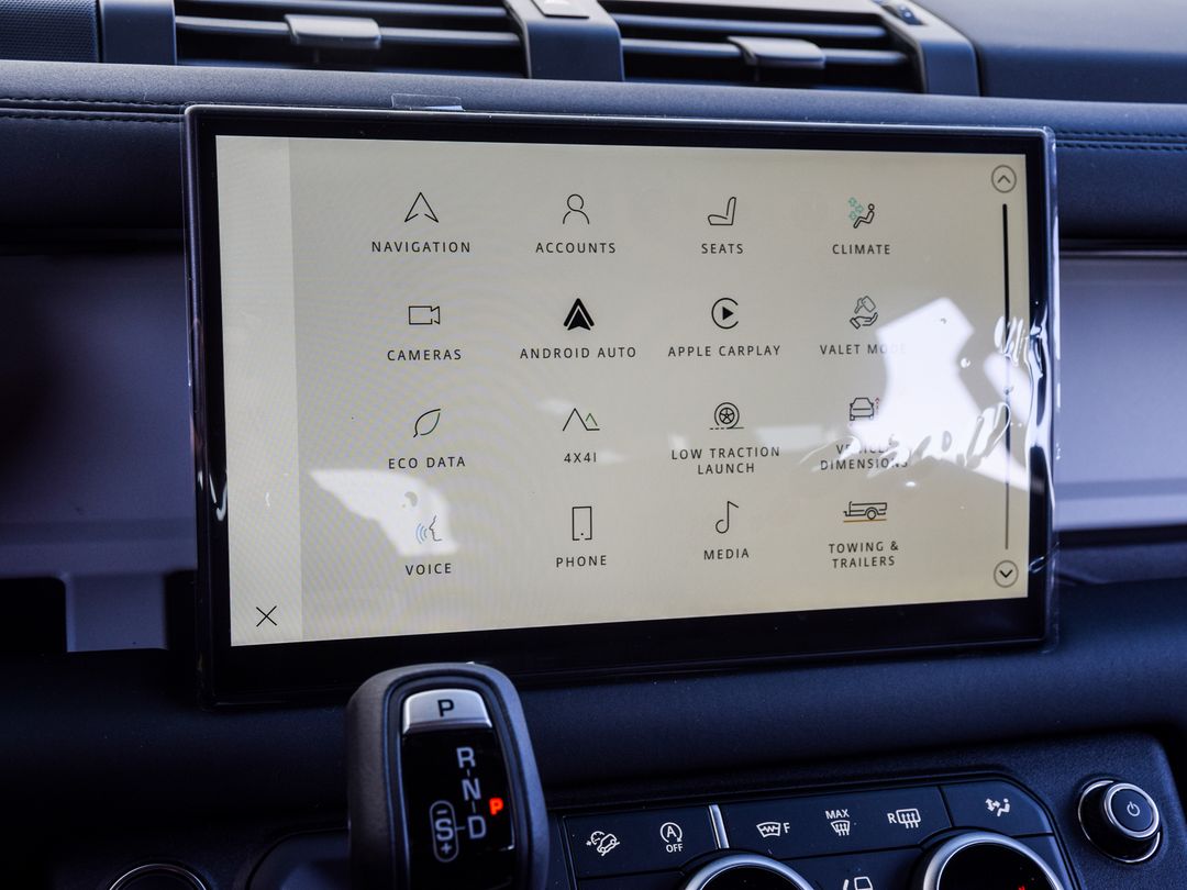 2025 Land Rover Defender 110 P400 X-Dynamic SE, Toronto, Cash