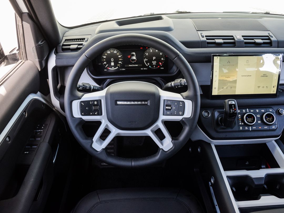 2025 Land Rover Defender 110 P400 X-Dynamic SE, Toronto, Cash