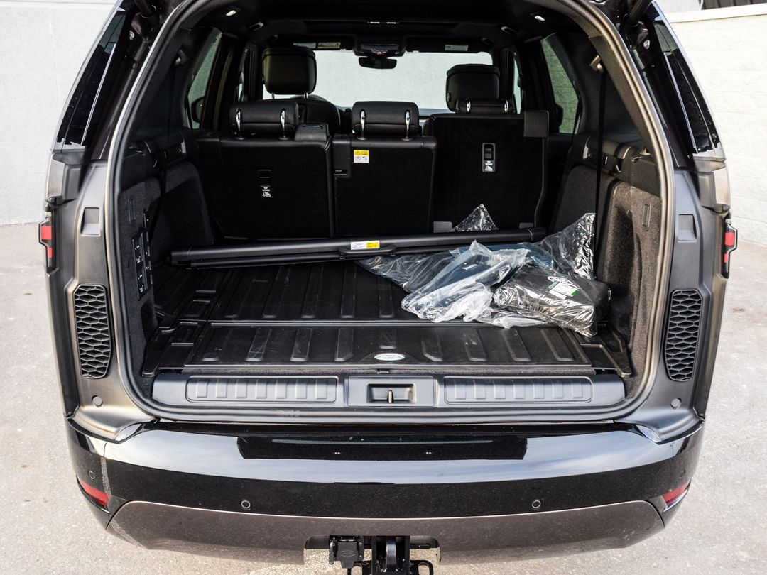 2025 Land Rover Discovery P360 Dynamic SE, Toronto, Cash