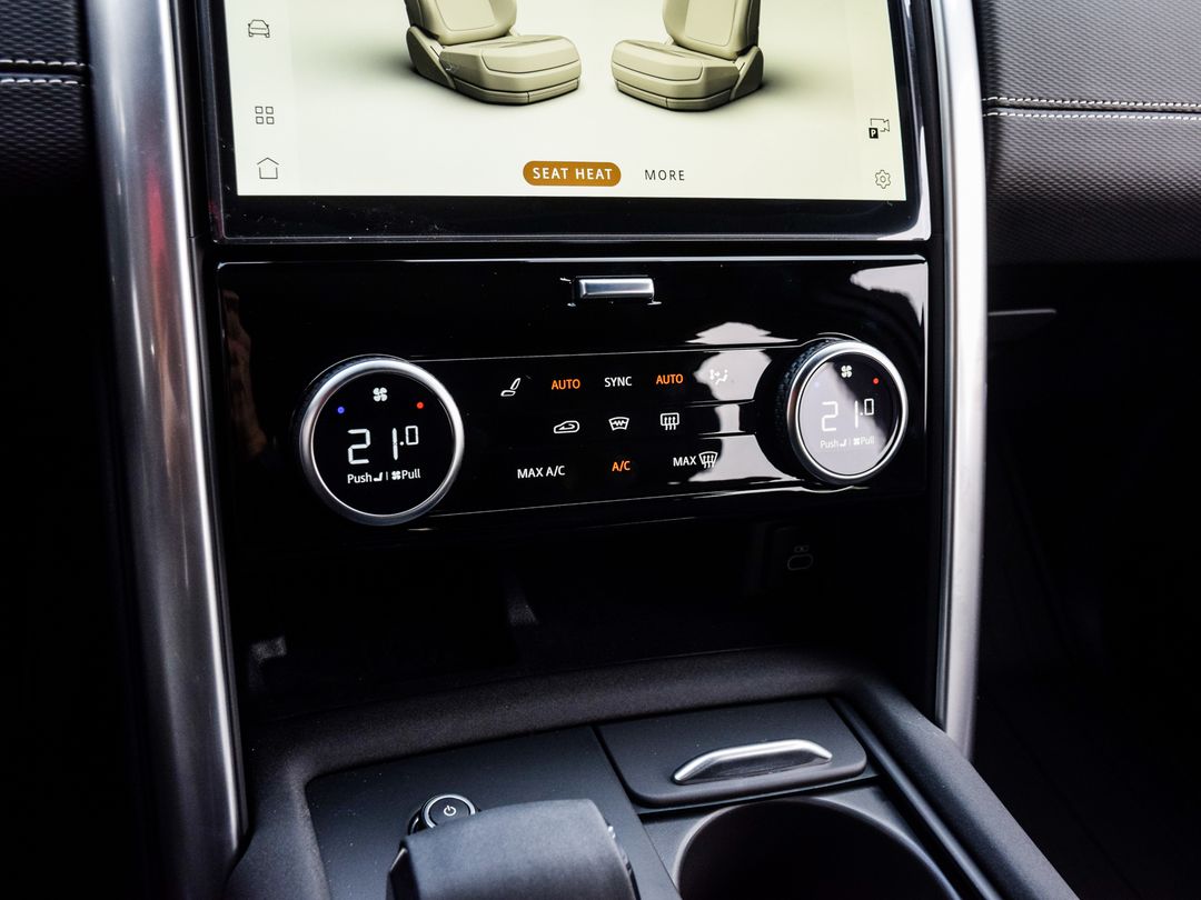 2025 Land Rover Discovery P360 Dynamic SE, Toronto, Cash