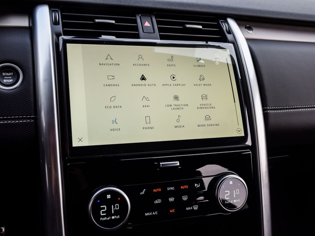 2025 Land Rover Discovery P360 Dynamic SE, Toronto, Cash