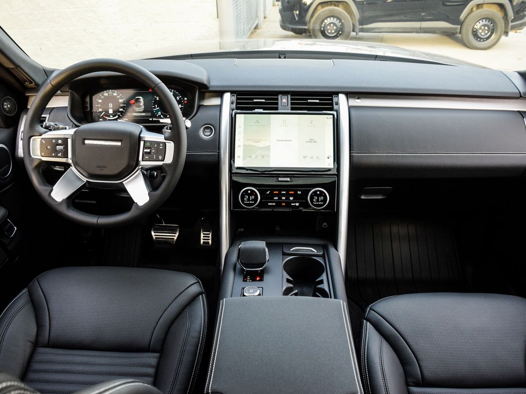 2025 Land Rover Discovery P360 Dynamic SE, Toronto, Cash