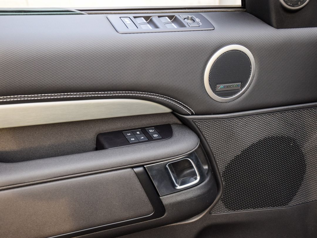 2025 Land Rover Discovery P360 Dynamic SE, Toronto, Cash