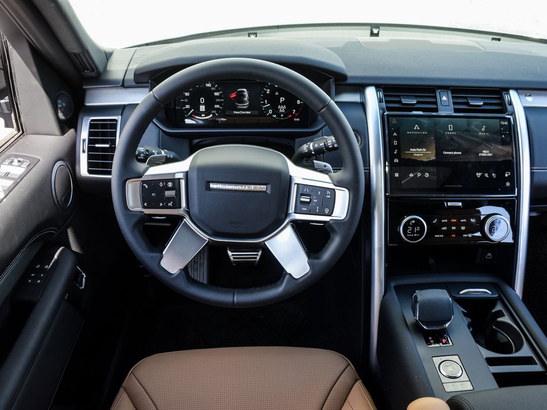 2025 Land Rover Discovery P360 Dynamic SE, Toronto, Cash