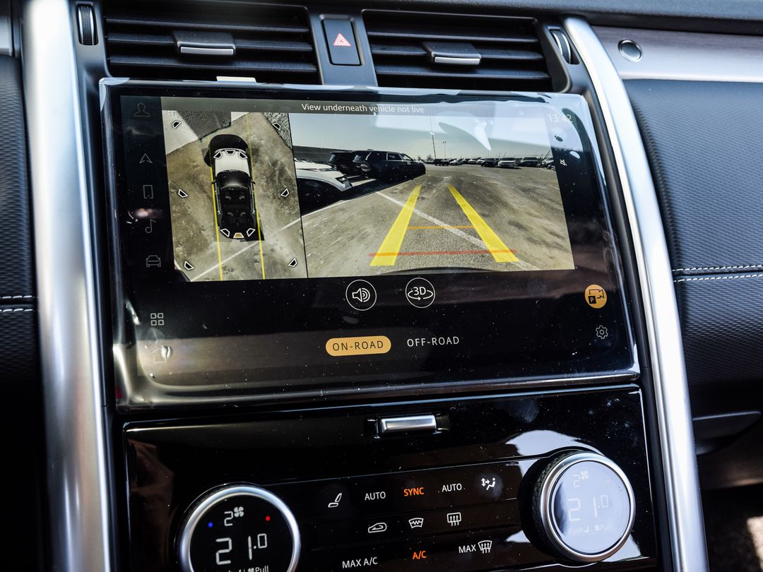 2025 Land Rover Discovery P360 Dynamic SE, Toronto, Cash