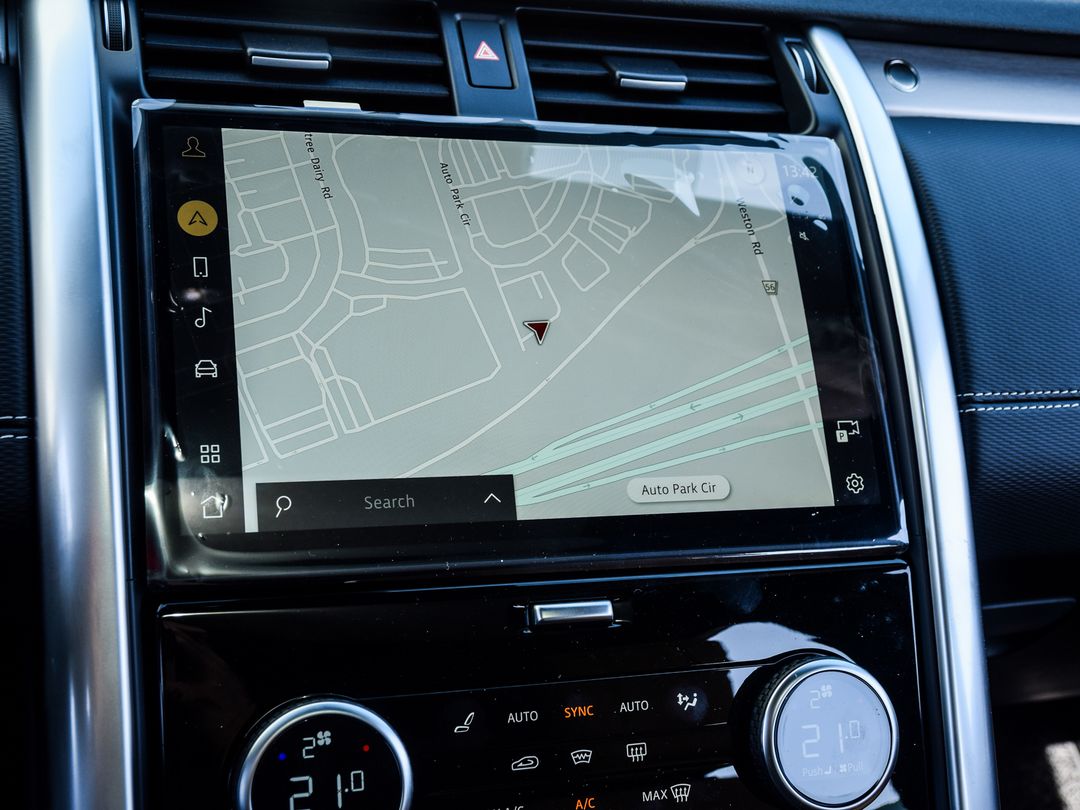 2025 Land Rover Discovery P360 Dynamic SE, Toronto, Cash