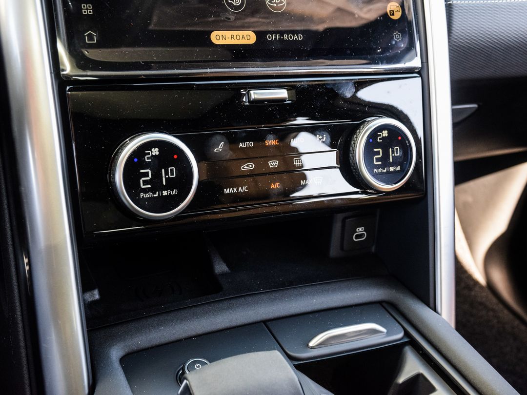 2025 Land Rover Discovery P360 Dynamic SE, Toronto, Cash