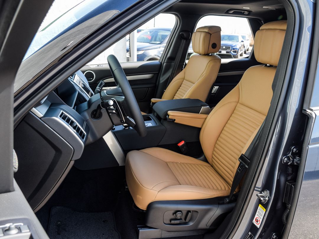 2025 Land Rover Discovery P360 Dynamic SE, Toronto, Cash