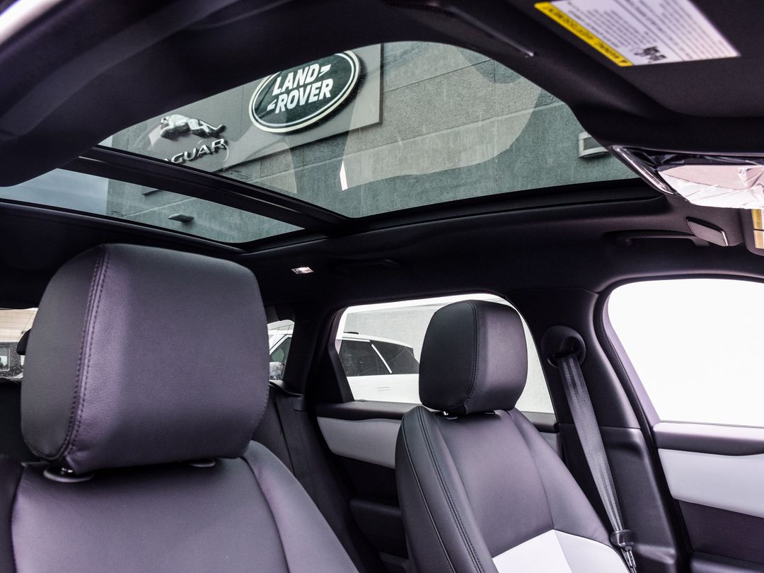 2026 Land Rover Range Rover Velar P250 Dynamic SE, Toronto, Cash
