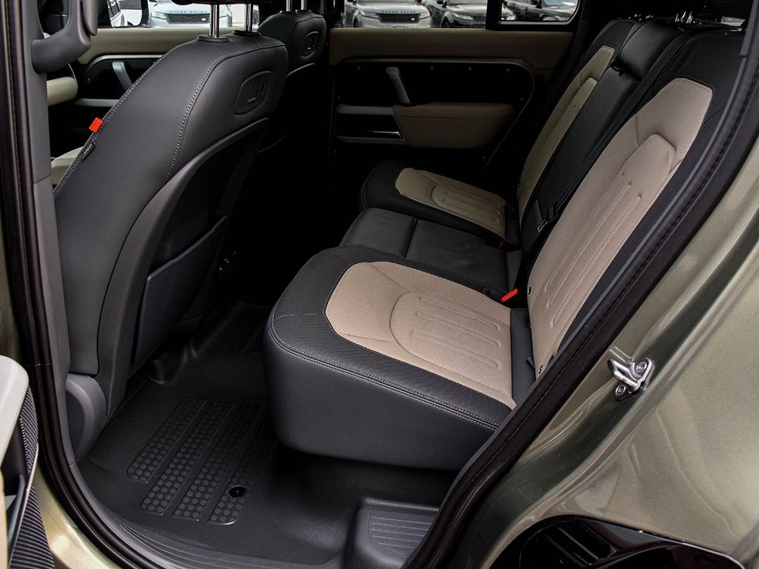 2022 Land Rover Defender 110 X-Dynamic SE, Toronto, Cash