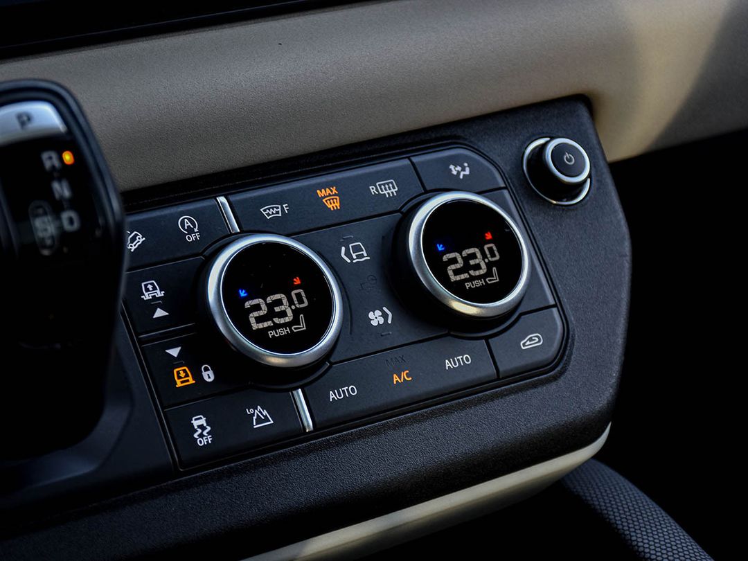 2022 Land Rover Defender 110 X-Dynamic SE, Toronto, Cash