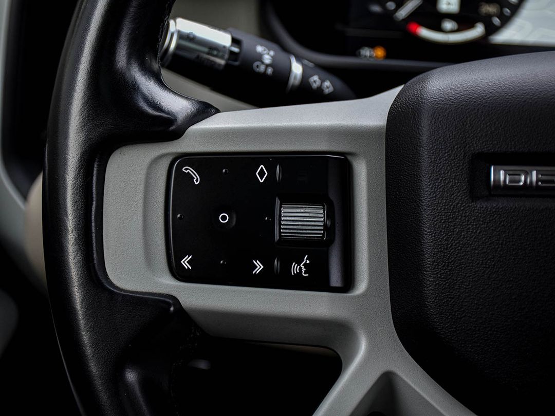 2022 Land Rover Defender 110 X-Dynamic SE, Toronto, Cash