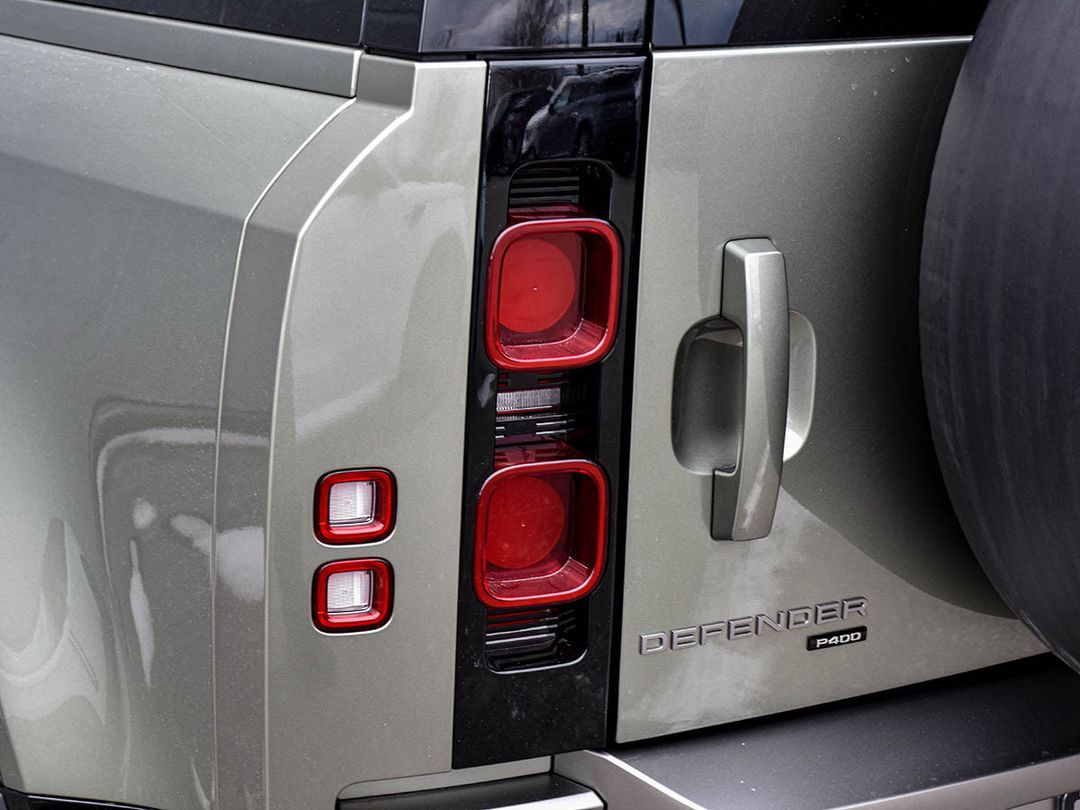 2022 Land Rover Defender 110 X-Dynamic SE, Toronto, Cash