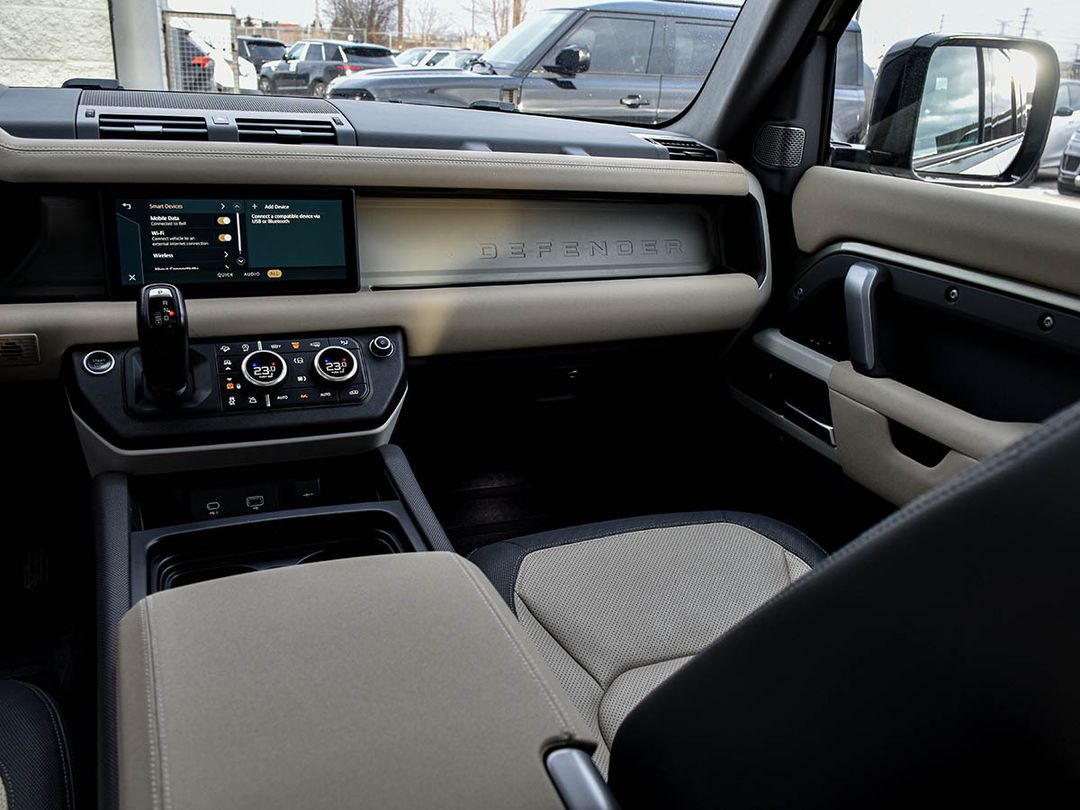 2022 Land Rover Defender 110 X-Dynamic SE, Toronto, Cash