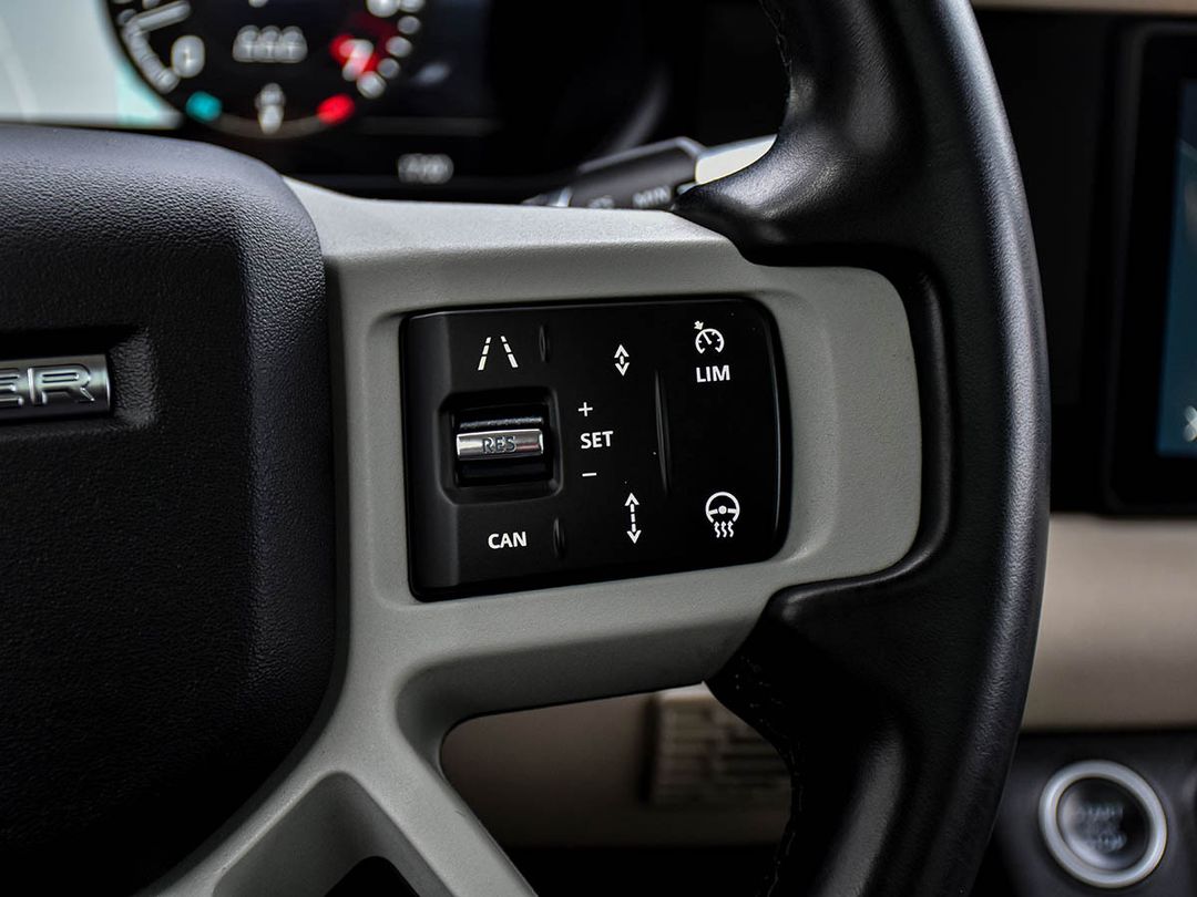 2022 Land Rover Defender 110 X-Dynamic SE, Toronto, Cash