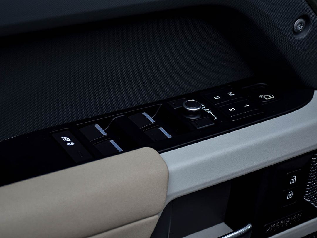 2022 Land Rover Defender 110 X-Dynamic SE, Toronto, Cash