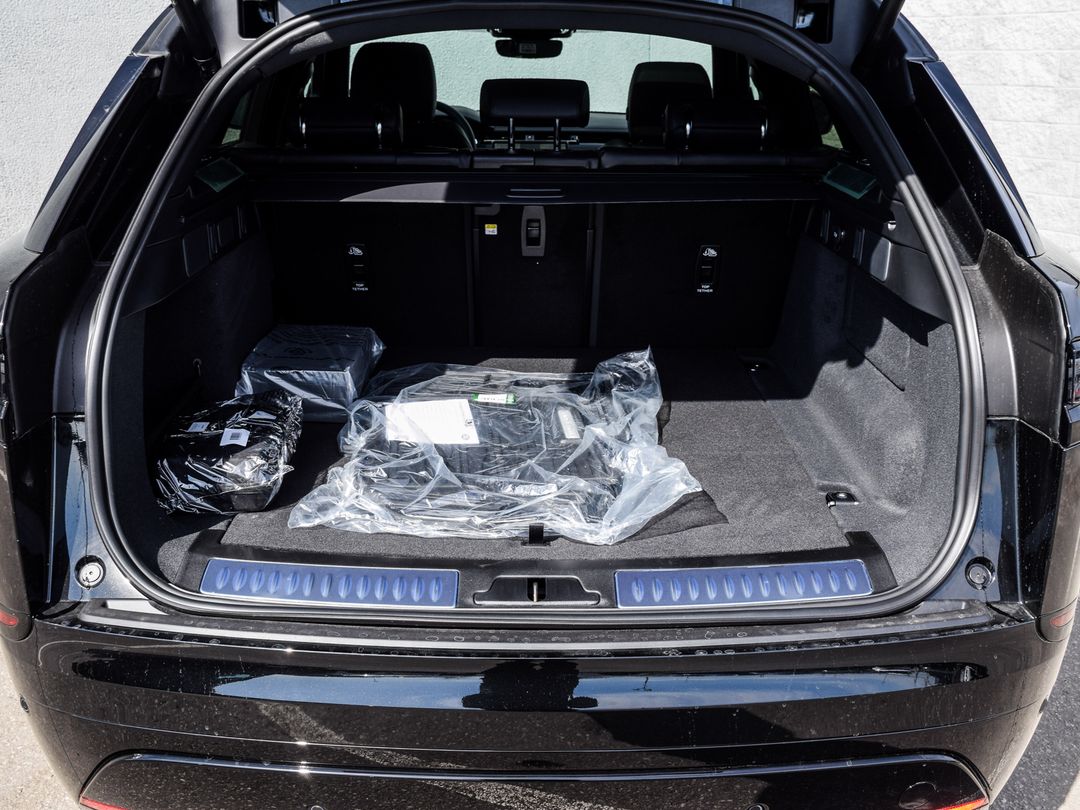 2026 Land Rover Range Rover Velar P250 Dynamic SE, Toronto, Cash