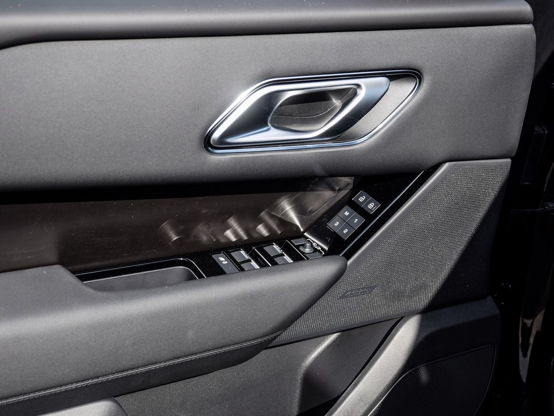 2026 Land Rover Range Rover Velar P250 Dynamic SE, Toronto, Cash