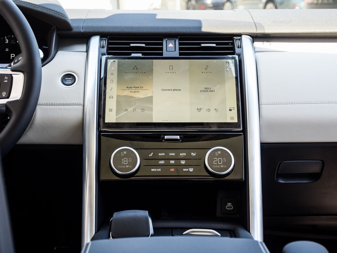 2025 Land Rover Discovery P360 Dynamic SE, Toronto, Cash