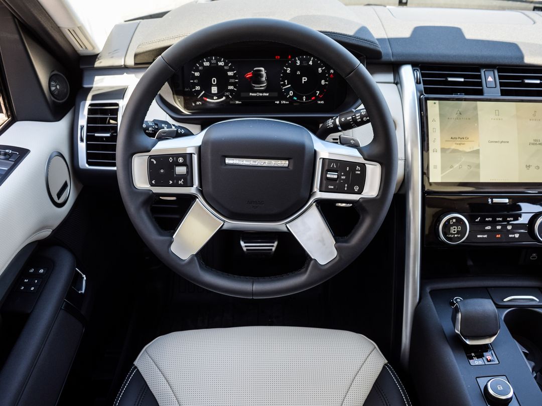 2025 Land Rover Discovery P360 Dynamic SE, Toronto, Cash