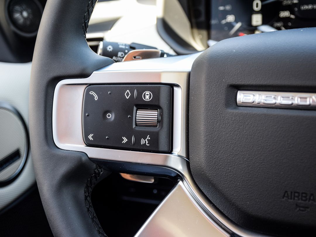 2025 Land Rover Discovery P360 Dynamic SE, Toronto, Cash