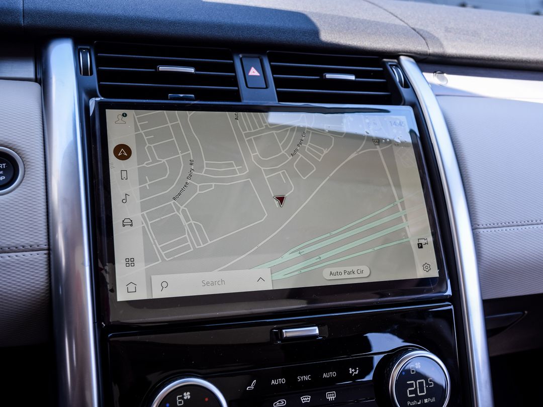 2025 Land Rover Discovery P360 Dynamic SE, Toronto, Cash