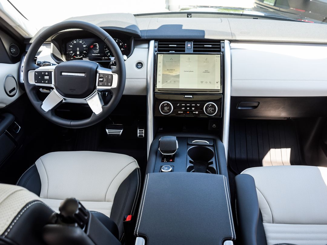 2025 Land Rover Discovery P360 Dynamic SE, Toronto, Cash
