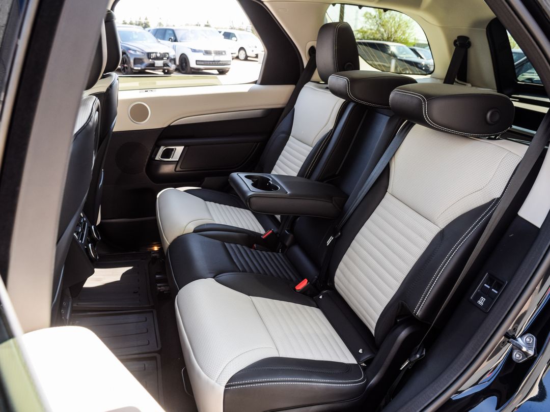 2025 Land Rover Discovery P360 Dynamic SE, Toronto, Cash