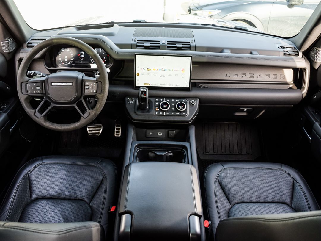 2023 Land Rover Defender 110 V8, Toronto, Cash