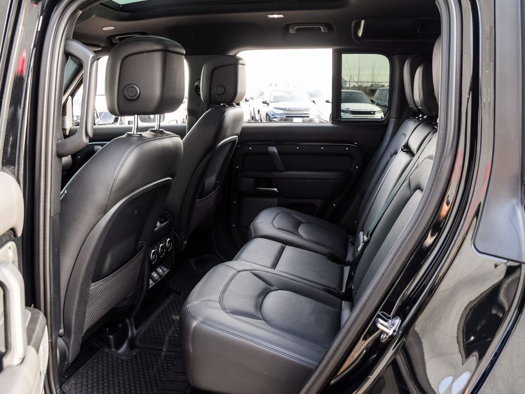 2023 Land Rover Defender 110 V8, Toronto, Cash