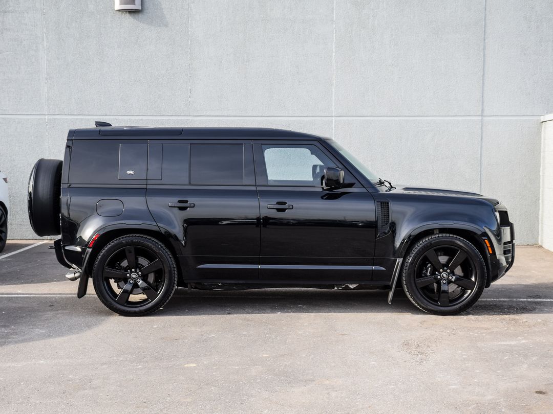 2023 Land Rover Defender 110 V8, Toronto, Cash