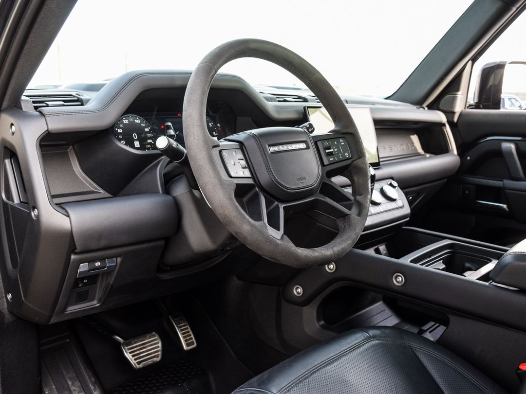 2023 Land Rover Defender 110 V8, Toronto, Cash