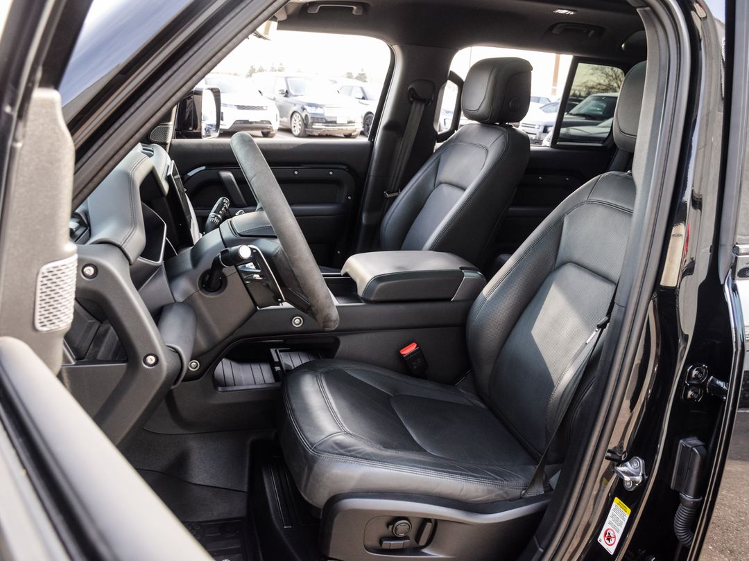 2023 Land Rover Defender 110 V8, Toronto, Cash