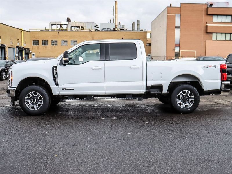 New 2025 Ford Super-Duty-F-250-SRW LARIAT YN11301