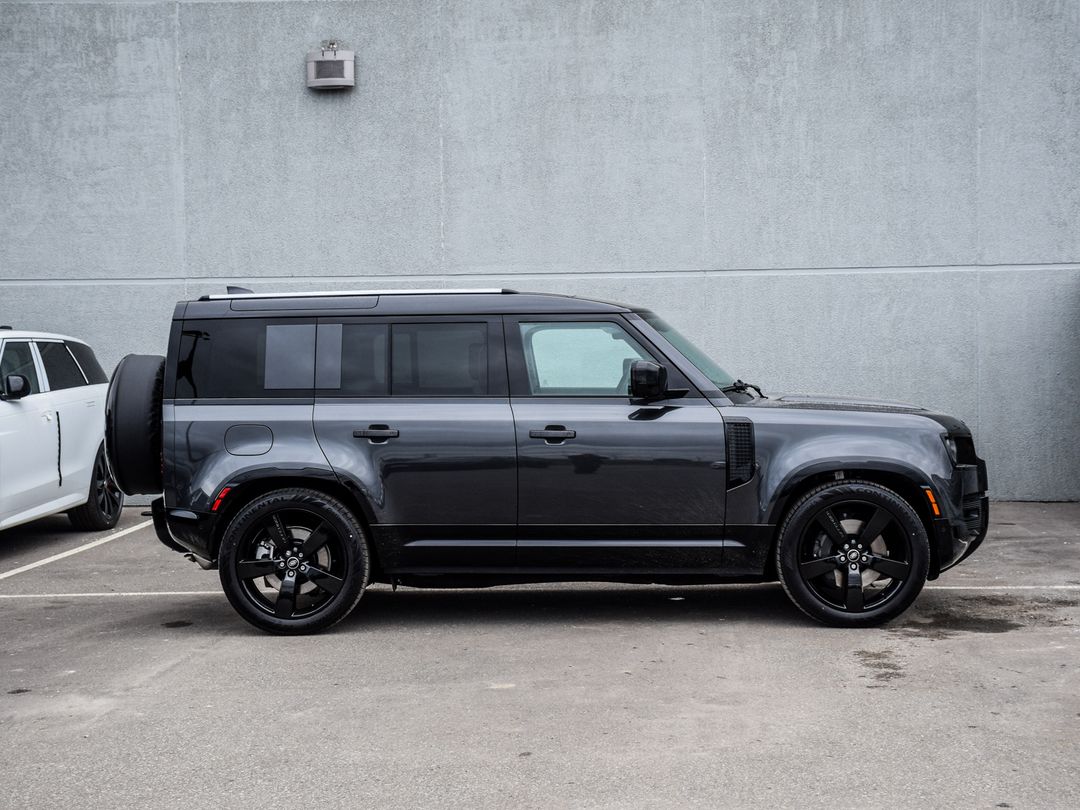 2025 Land Rover Defender 110 P400 X-Dynamic SE, Toronto, Cash
