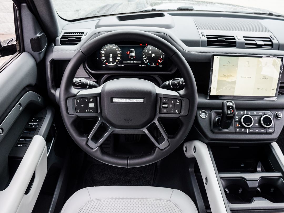 2025 Land Rover Defender 110 P400 X-Dynamic SE, Toronto, Cash