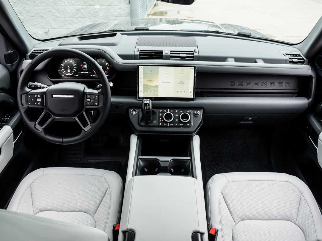 2025 Land Rover Defender 110 P400 X-Dynamic SE, Toronto, Cash